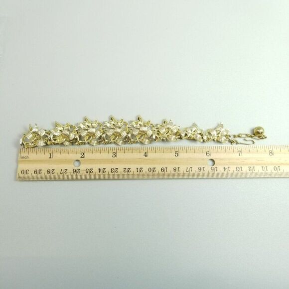 Vintage Leaf Design Gold Tone Panel Collar Necklace, Adjustable Hook Clasp - Picture 5 of 7